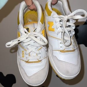 NEW BALANCE 550 - HOT ITEM!!